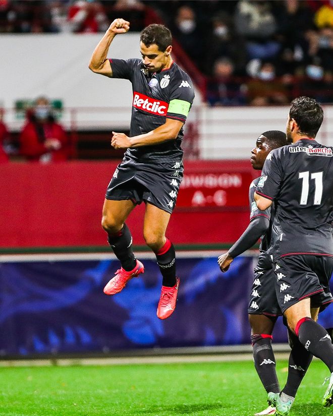 风云突变！费城76人转会期更衣室发声，法甲版图或变，更衣室稳定，控场能力受关注的简单介绍